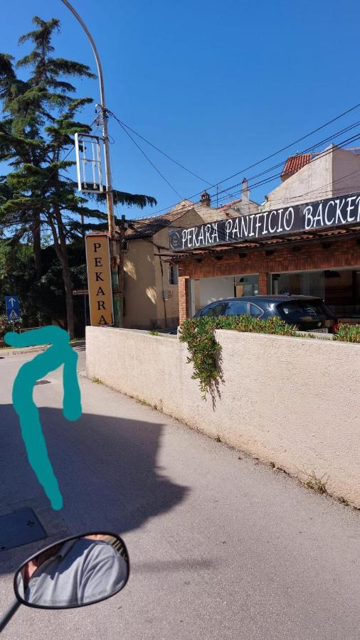 Apartman Kristina And Free Parking Mali Lošinj Εξωτερικό φωτογραφία